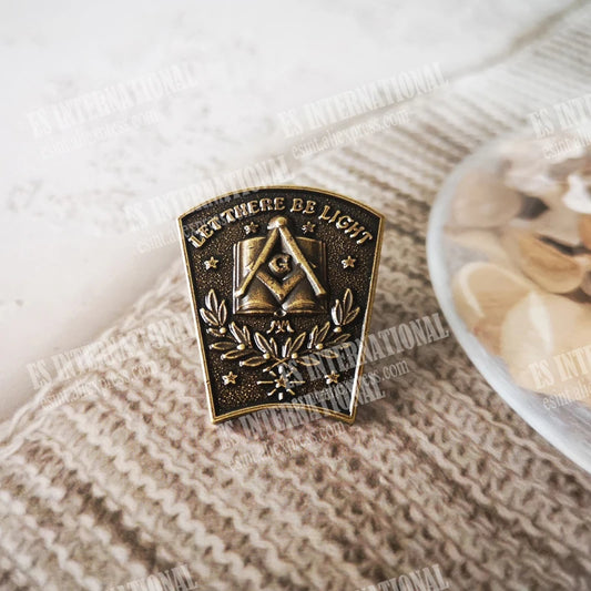 Masonic Lapel Pins Mason Freemason BLM33 size 2.4*2.7cm zinc alloy Symbol Gift Accessories men's business accessories