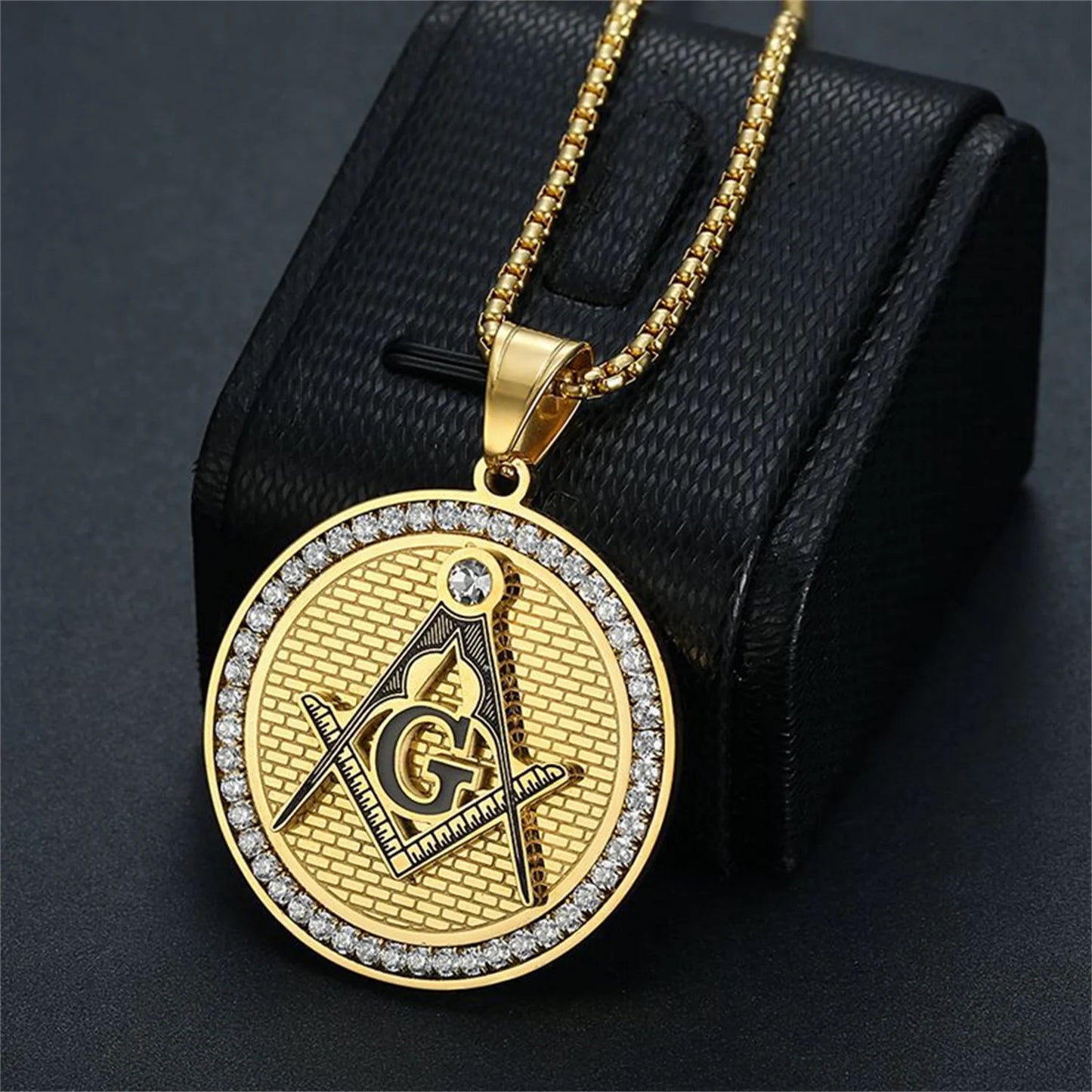 Fashion Mason Freemason Pendant, Gold Color Stainless Steel, Masonic Amulet, Round Necklace for Men,Illuminati Jewelry Gift